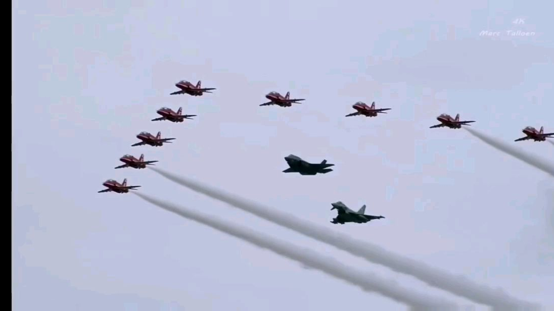 F-35飞行展示显示逆天技术水平